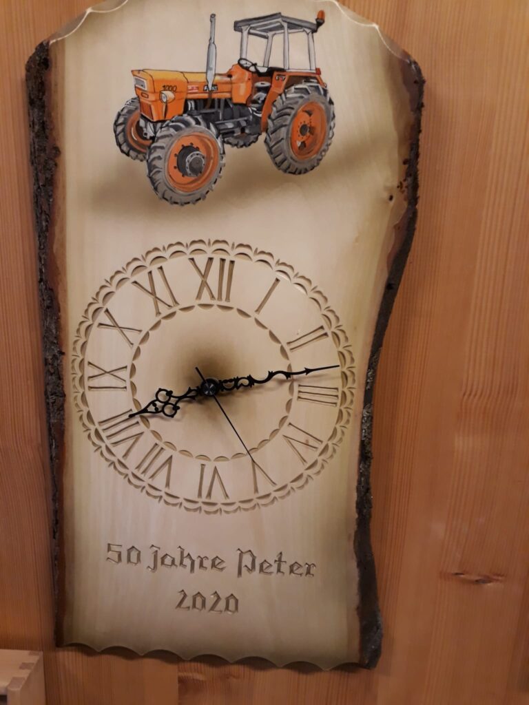 Holzhandwerk trifft Bauernmalerei