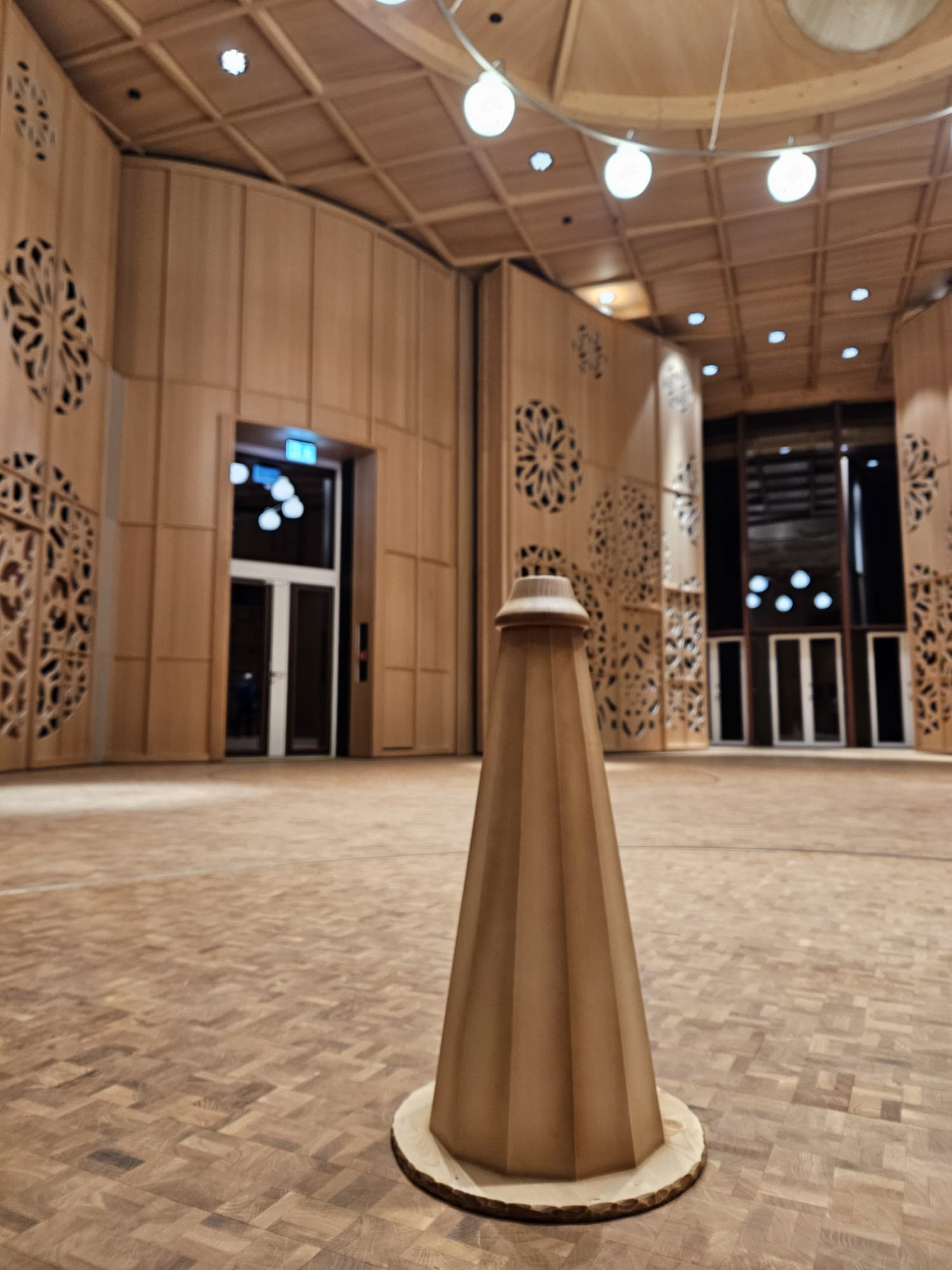 Holzpylon für das Klanghaus Toggenburg